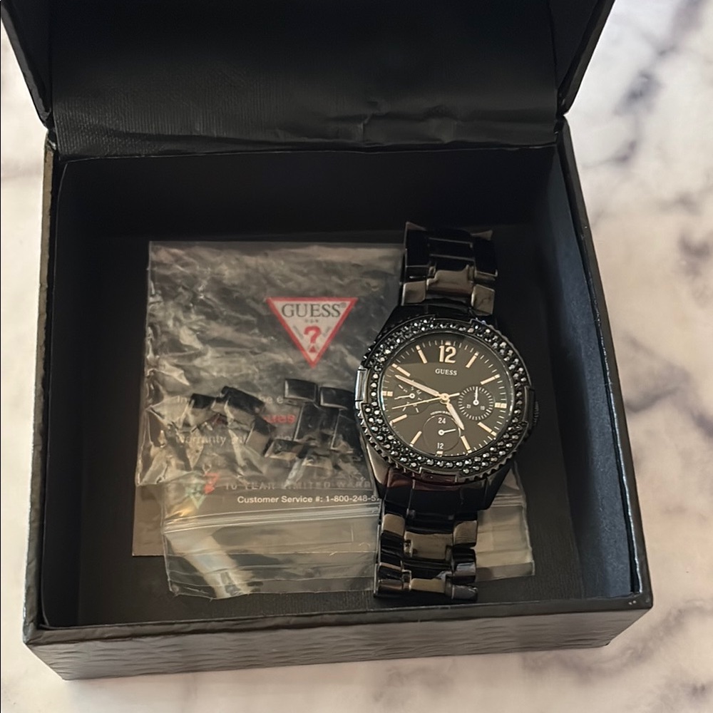 GUESS Black Watch - Picture 2 of 3